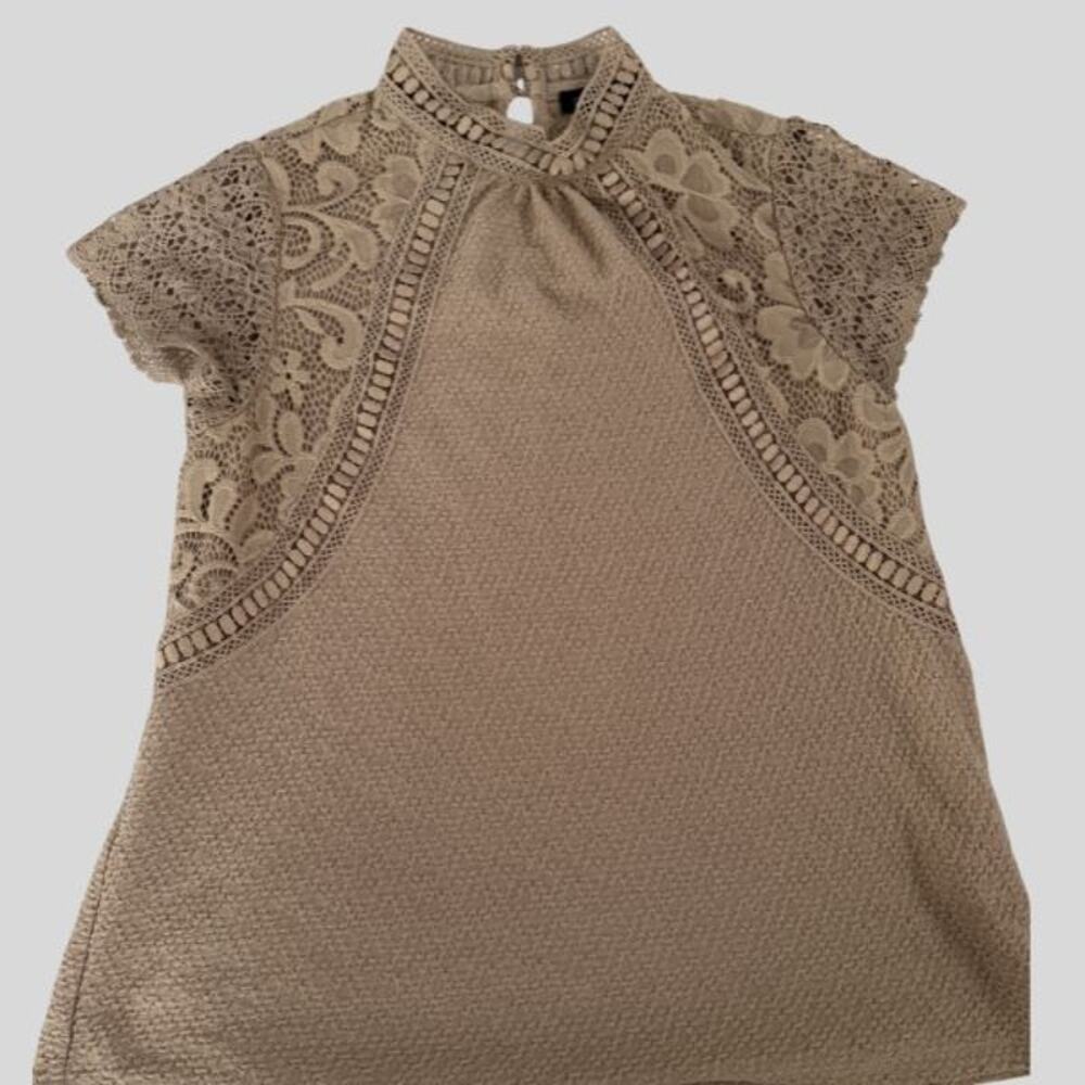 Cable & Gauge Tan Lace Crochet Mock Neck Cap Sleeve Blouse Size M